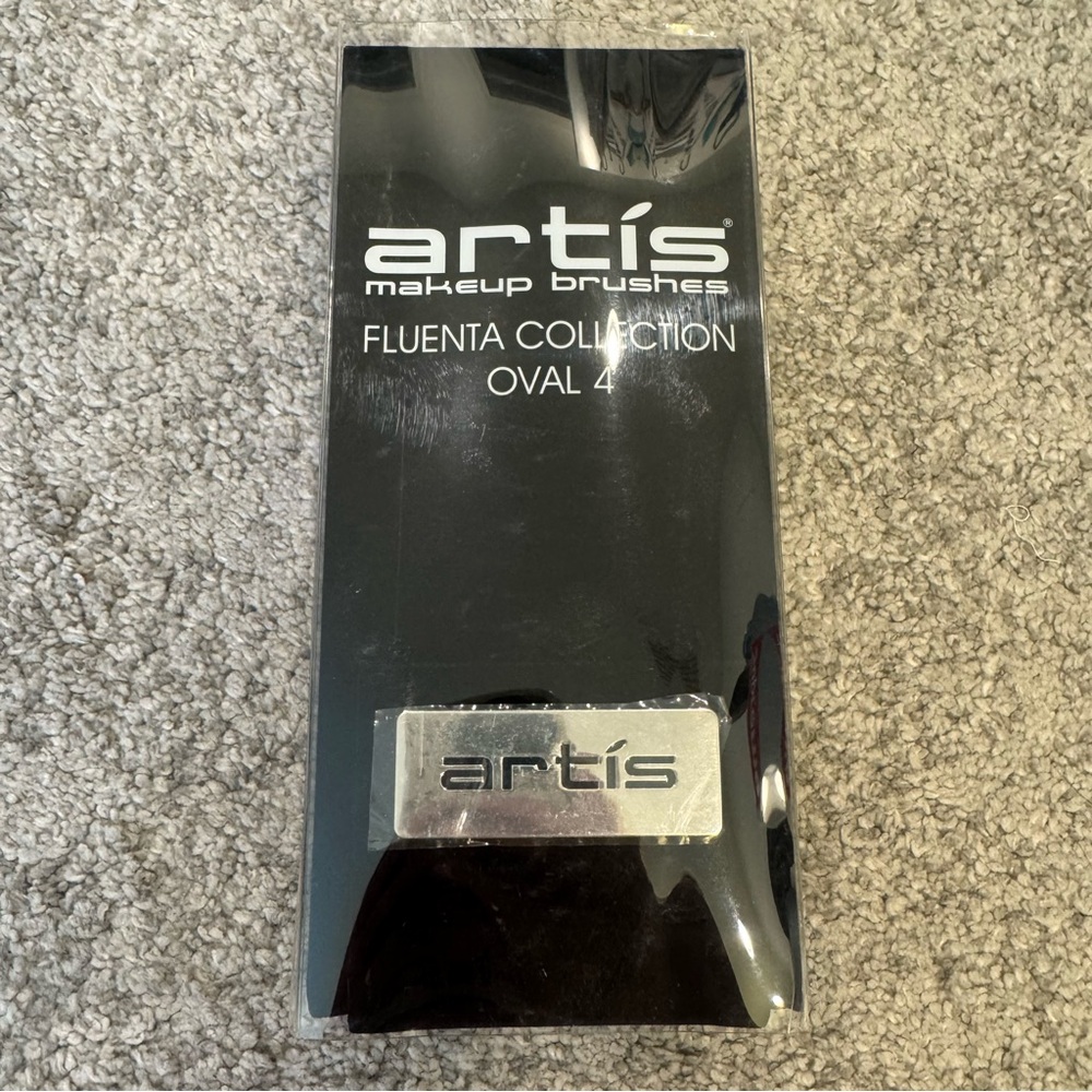 Artis-Makeup Brush FLUENTA Collection Mirror Finish Oval 4 Brush - Velvet Box